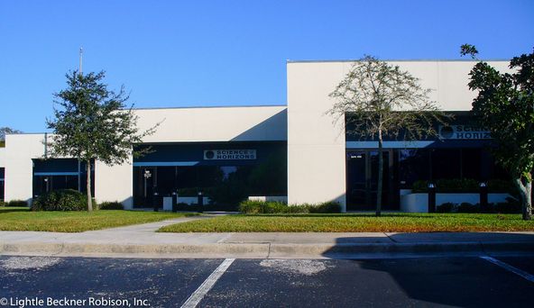 Gateway Business Center Office/Flex: 1333 - 1335 Gateway Dr., Melbourne, FL 32901